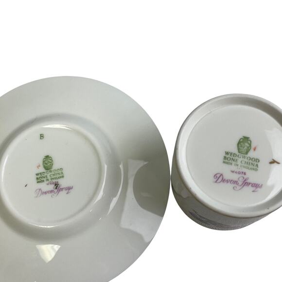 Vintage Wedgwood Devon Sprays England Cup & Saucer Floral Bone China Teacup Set - Picture 7 of 7